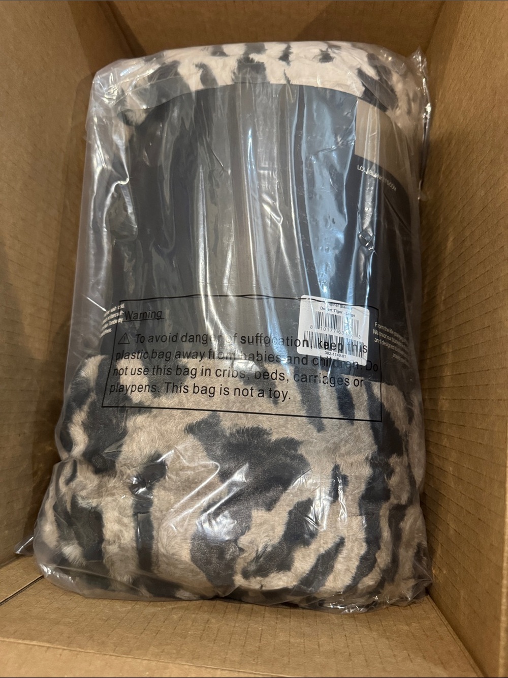 Lola Blankets/Desert Tiger/Size L/Faux Fur/Throw/Blanket/NWT! NIB! SEALED! - Picture 12 of 16